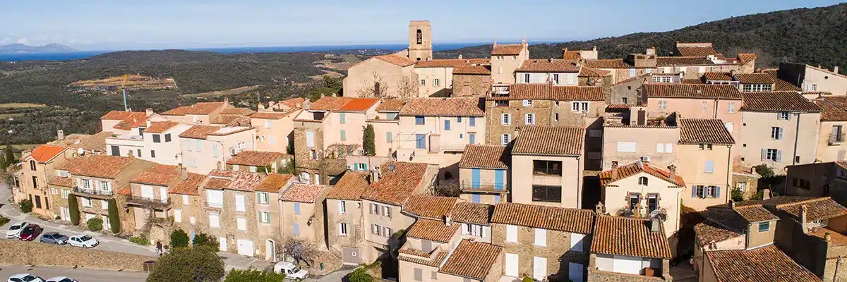 gassin lun des plus beaux villages perches de france