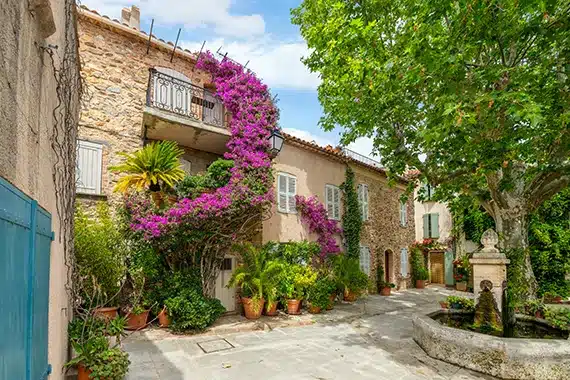 grimaud un village authentique au coeur du golfe de saint tropez 3